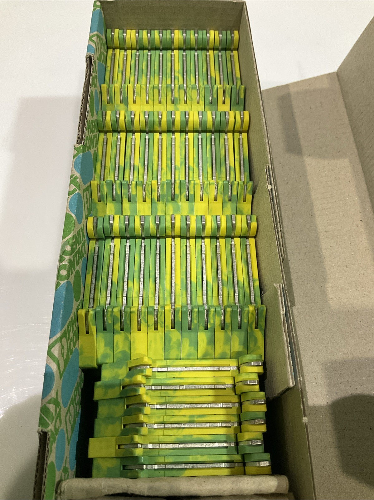 PHOENIX CONTACT  UT4-TWIN-PE  3044380 DIN RAIL TERMINAL BLOCK  LOT OF 39 Y2M
