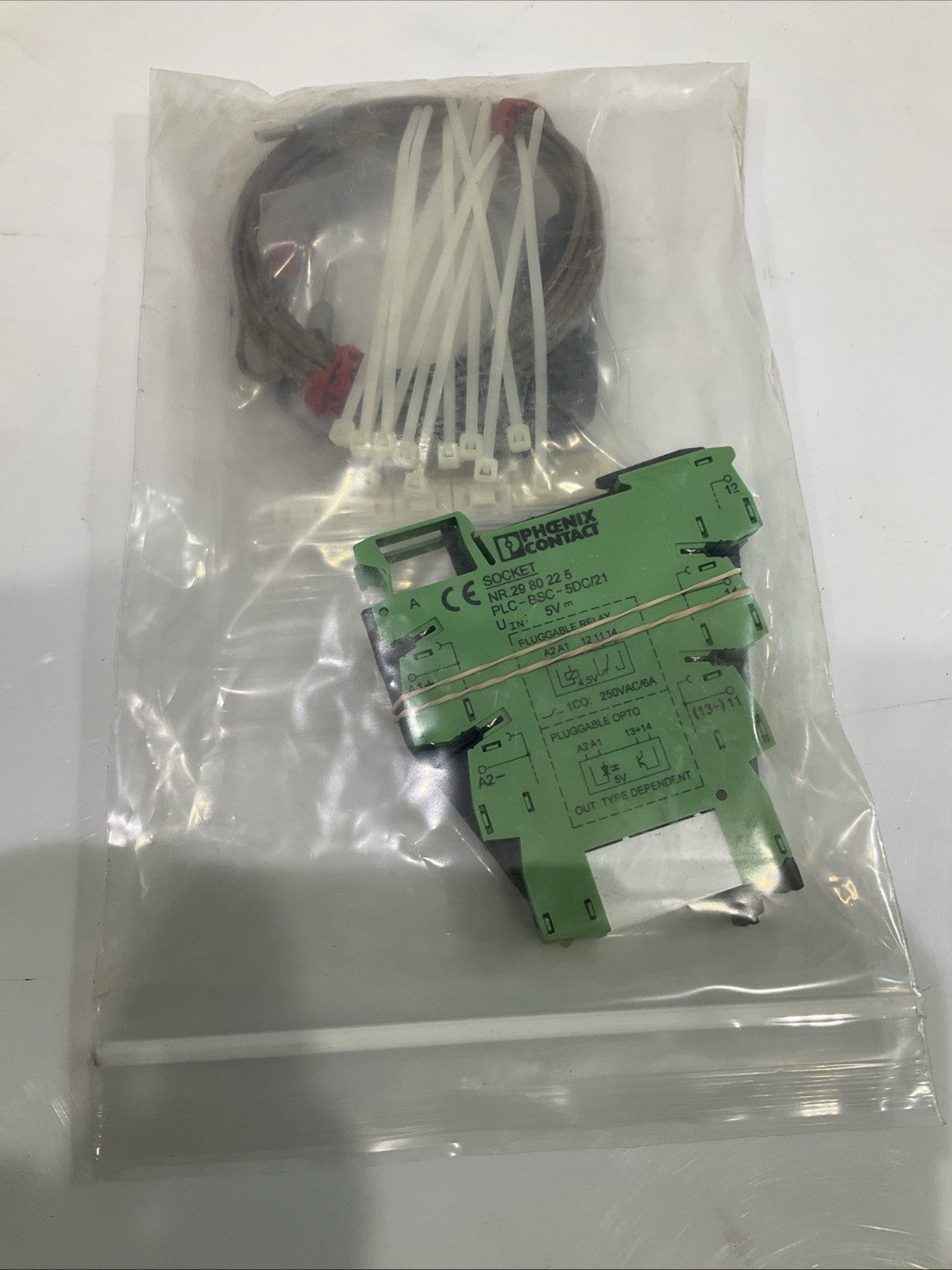 PHOENIX CONTACT NR. 2980225 CONTACT BLOCK   RELAY BASE  LOT OF 4 Y2M