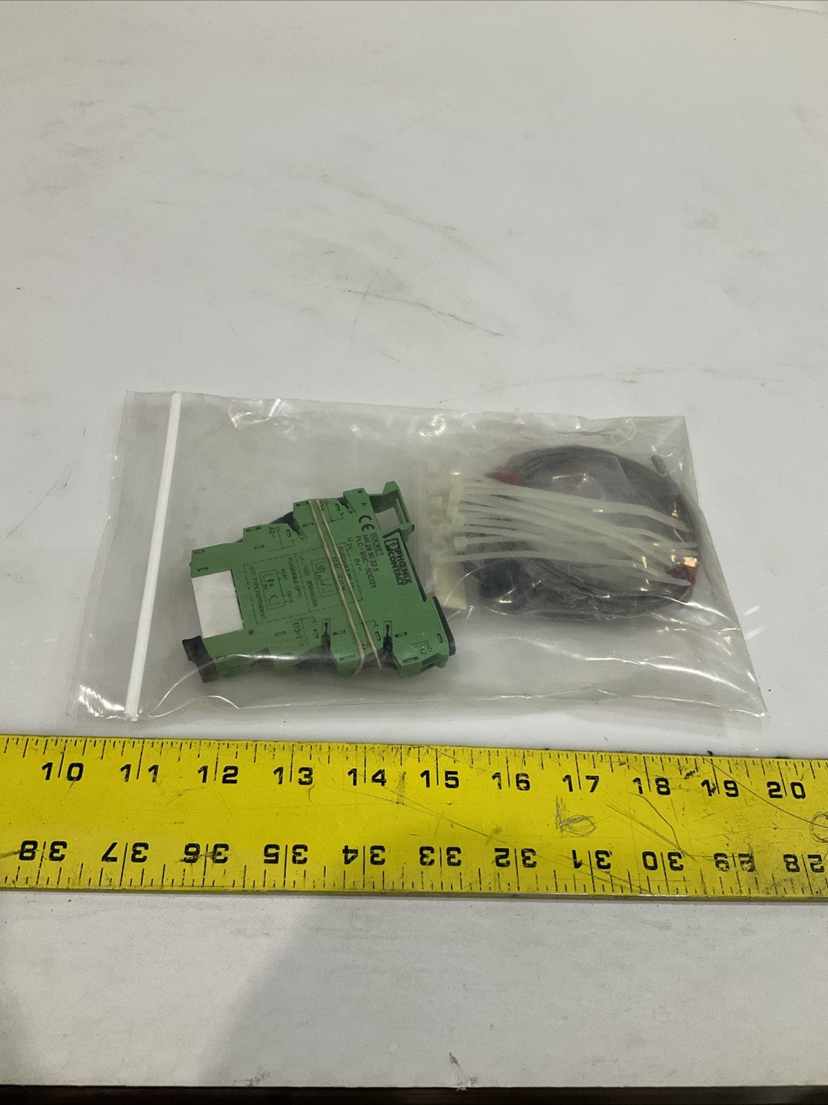 PHOENIX CONTACT NR. 2980225 CONTACT BLOCK   RELAY BASE  LOT OF 4 Y2M