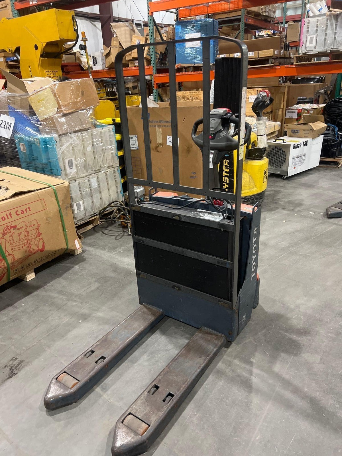 2019 TOYOTA PALLET JACK MODEL 8HBW23, ELECTRIC, 24V, MAX CAPACITY 4500LBS