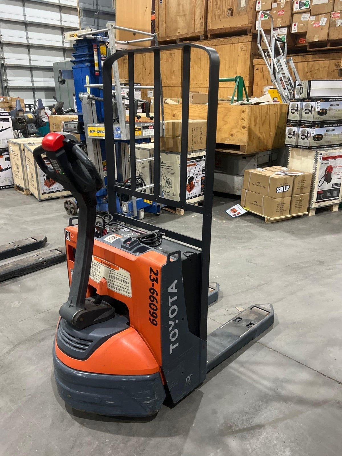2023 TOYOTA PALLET JACK MODEL 8HBW23, ELECTRIC, 24V, MAX CAPACITY 4500LBS