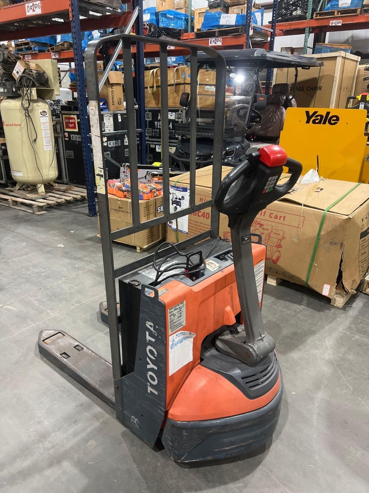 2019 TOYOTA PALLET JACK MODEL 8HBW23, ELECTRIC, 24V, MAX CAPACITY 4500LBS
