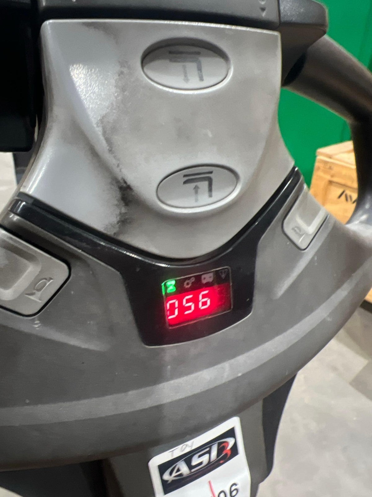 2019 TOYOTA PALLET JACK MODEL 8HBW23, ELECTRIC, 24V, MAX CAPACITY 4500LBS