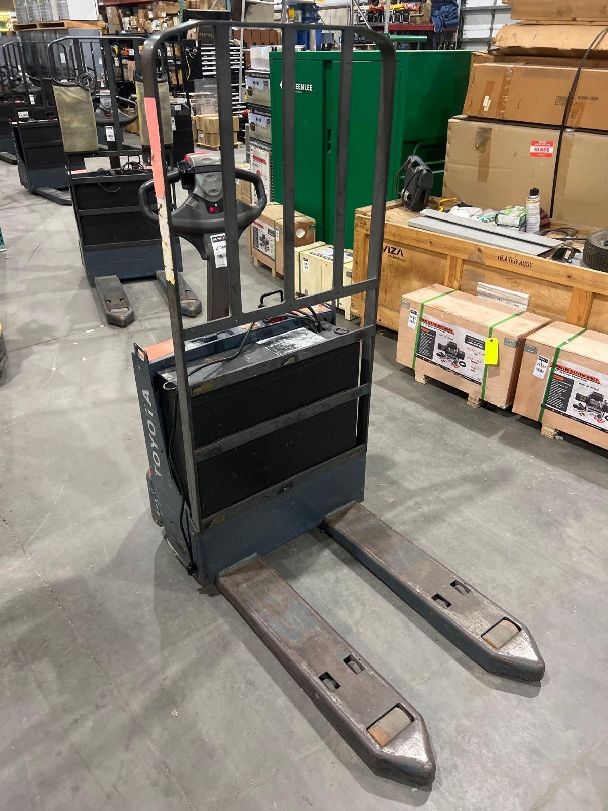 2019 TOYOTA PALLET JACK MODEL 8HBW23, ELECTRIC, 24V, MAX CAPACITY 4500LBS