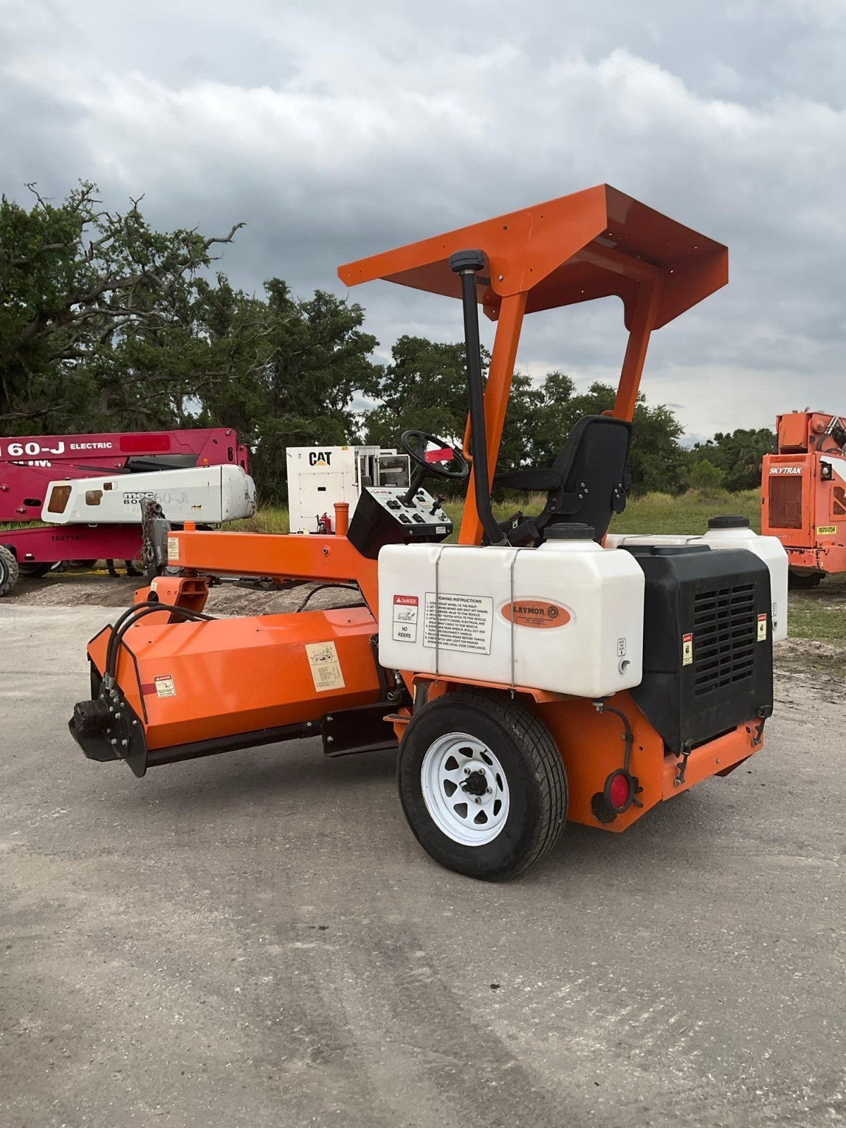 2018 LAYMOR SWEEPMASTER SWEEPER MODEL SM300; DIESEL