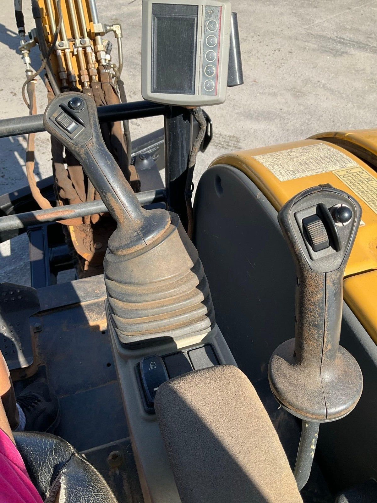 2018 CATERPILLAR EXCAVATOR MODEL 303:5E2, DIESEL