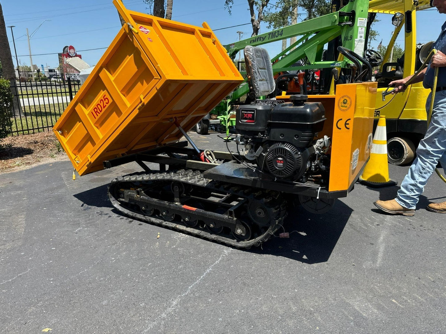 UNUSED 2024 IR IRD25 CRAWLER DUMPER WITH SEAT AND BRIGGS AND STRATTON XR ENGINE