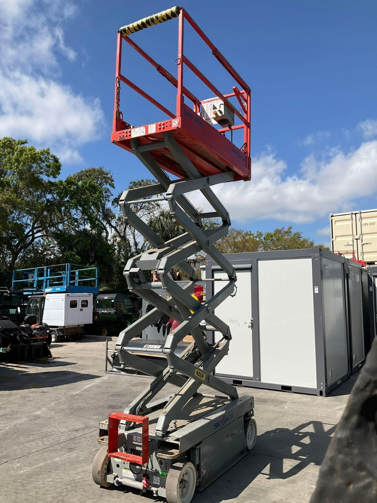 SKYJACK SCISSOR LIFT MODEL SJIII 3219, ELECTRIC, APPROX MAX PLATFORM HEIGHT 19FT