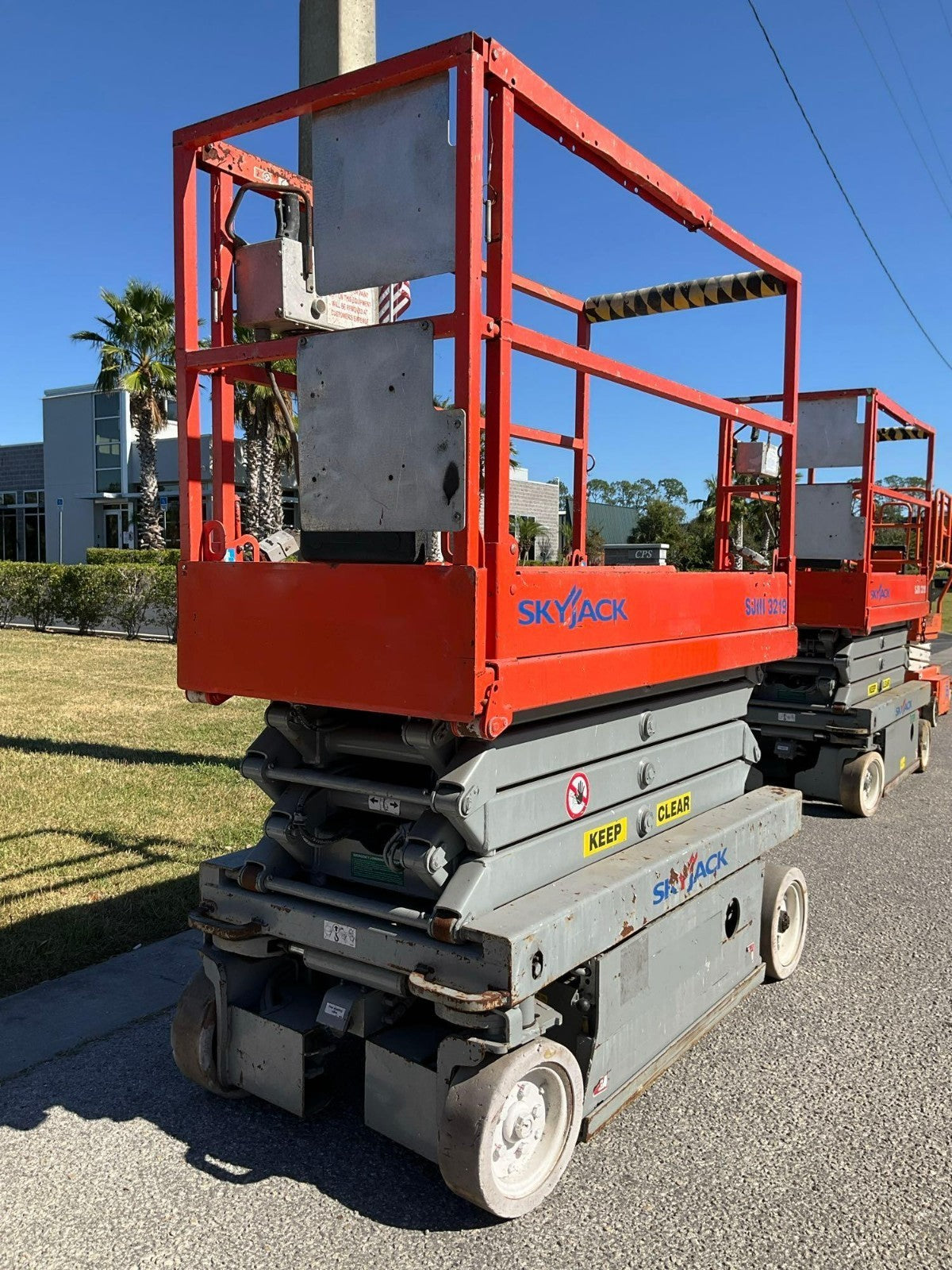 SKYJACK SCISSOR LIFT MODEL SJIII 3219, ELECTRIC, APPROX MAX PLATFORM HEIGHT 19FT