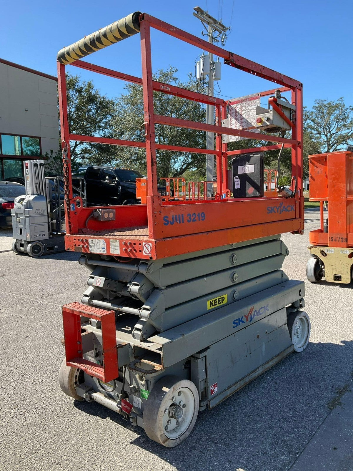 SKYJACK SCISSOR LIFT MODEL SJIII 3219, ELECTRIC, APPROX MAX PLATFORM HEIGHT 19FT