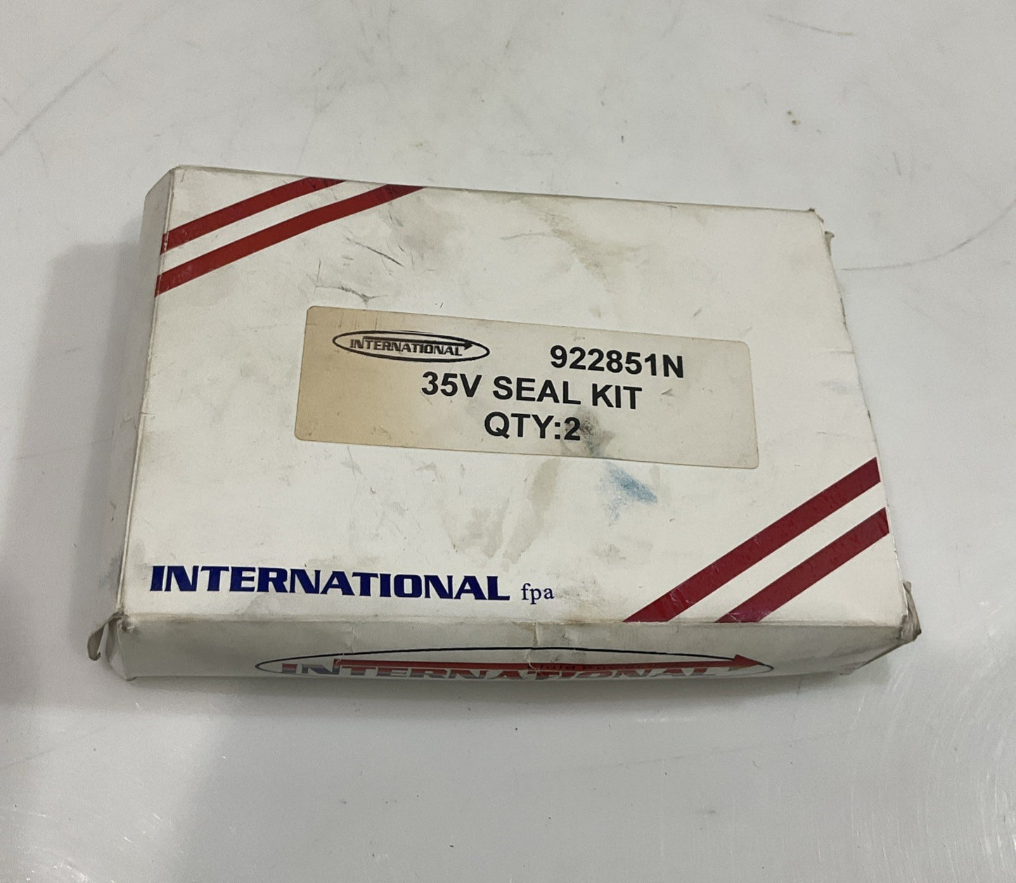 INTERNATIONAL  922851N  35V SEAL KIT  LOT OF 2  Z2M