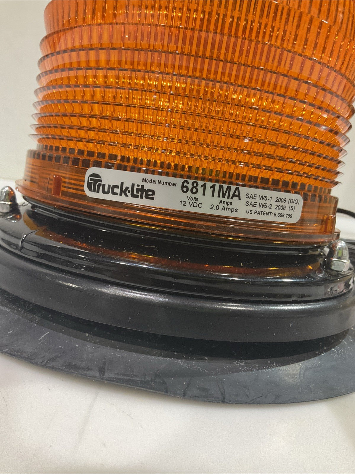 TRUCK-LITE  6811MA  MEDIUM PROFILE YELLOW SAFETY LIGHT  Z2M