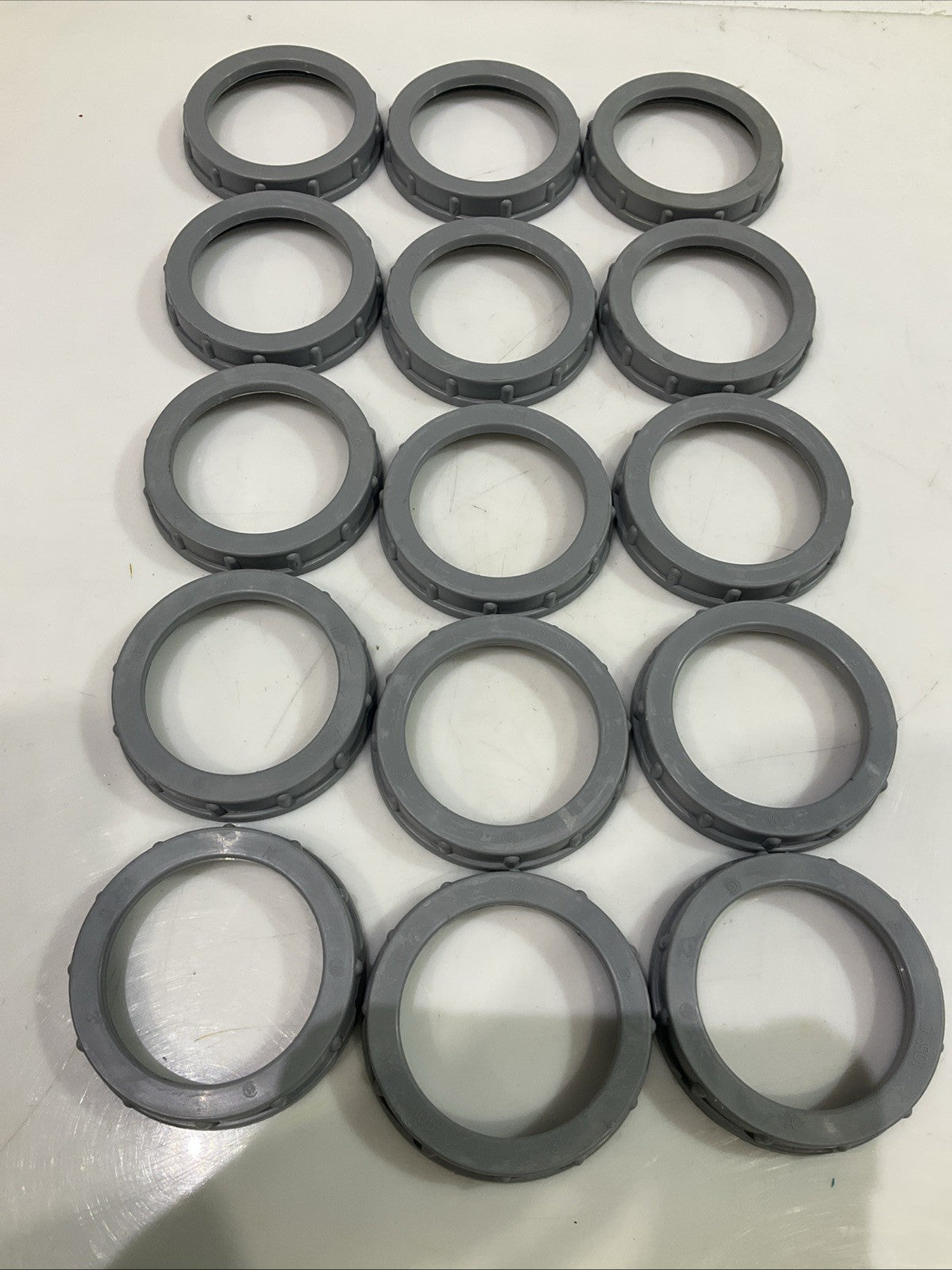 ARLINTON 447 SIZE 3 PLASTIC INSULATING BUSHINGS 105 DEGREE C RATE  LOT OF 15 Z2M