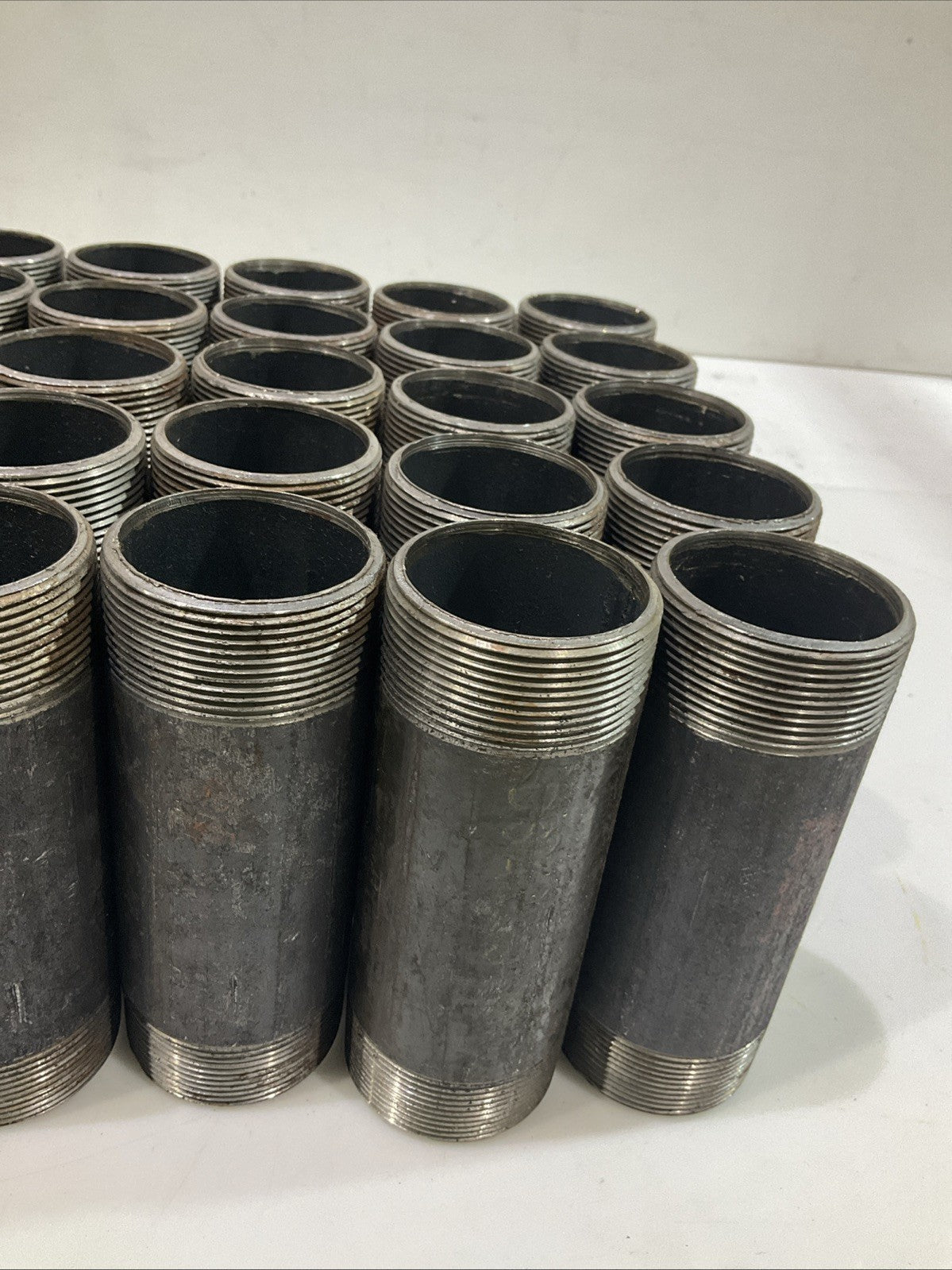 BECK  BLACK  STD NIPPLE 2"X6"  LOT OF 25 Z2M