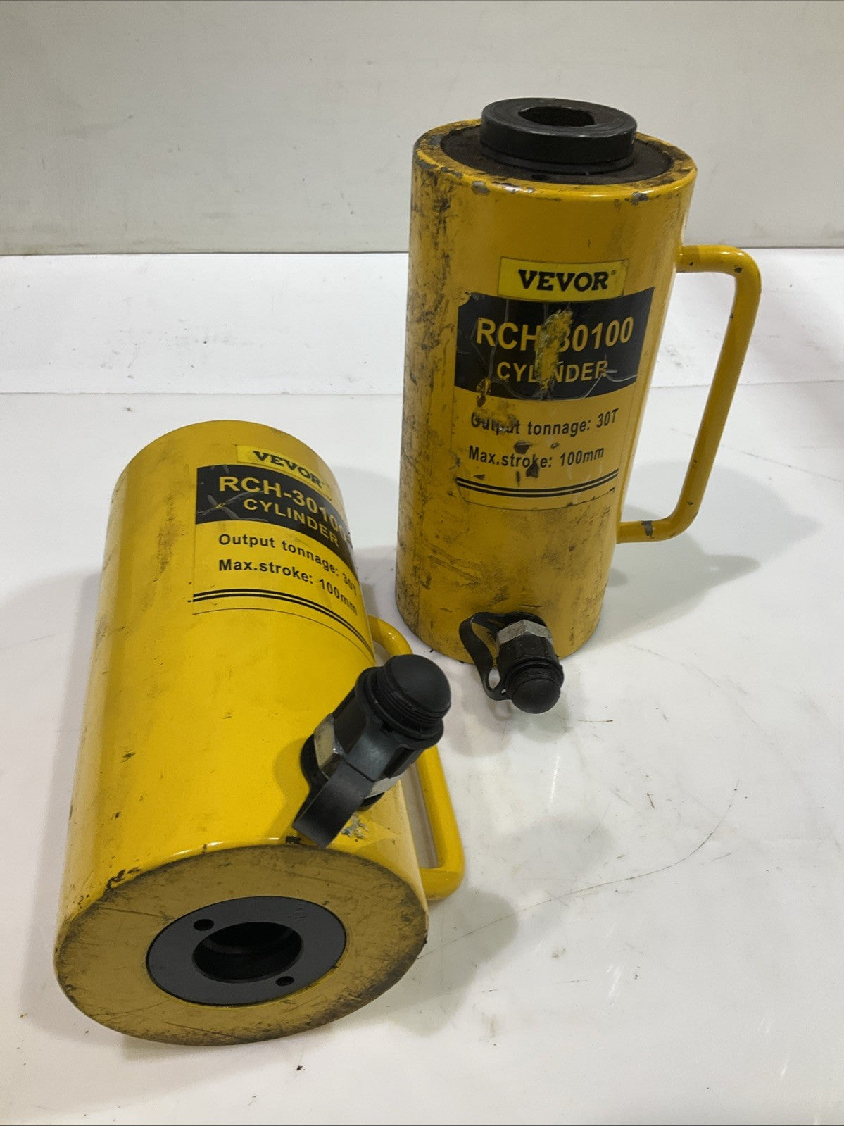 VEVOR   RCH-30100 30 TON 100MM SOLID RAM HYDRAULIC CYLINDER JACK  LOT OF 2  Y2M