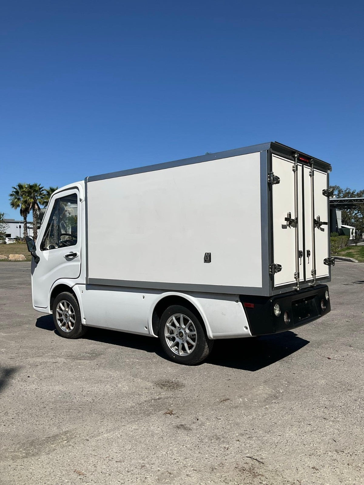 2020 CLUB CAR / AYRO INC URBAN ELECTRIC UTILITY LSV