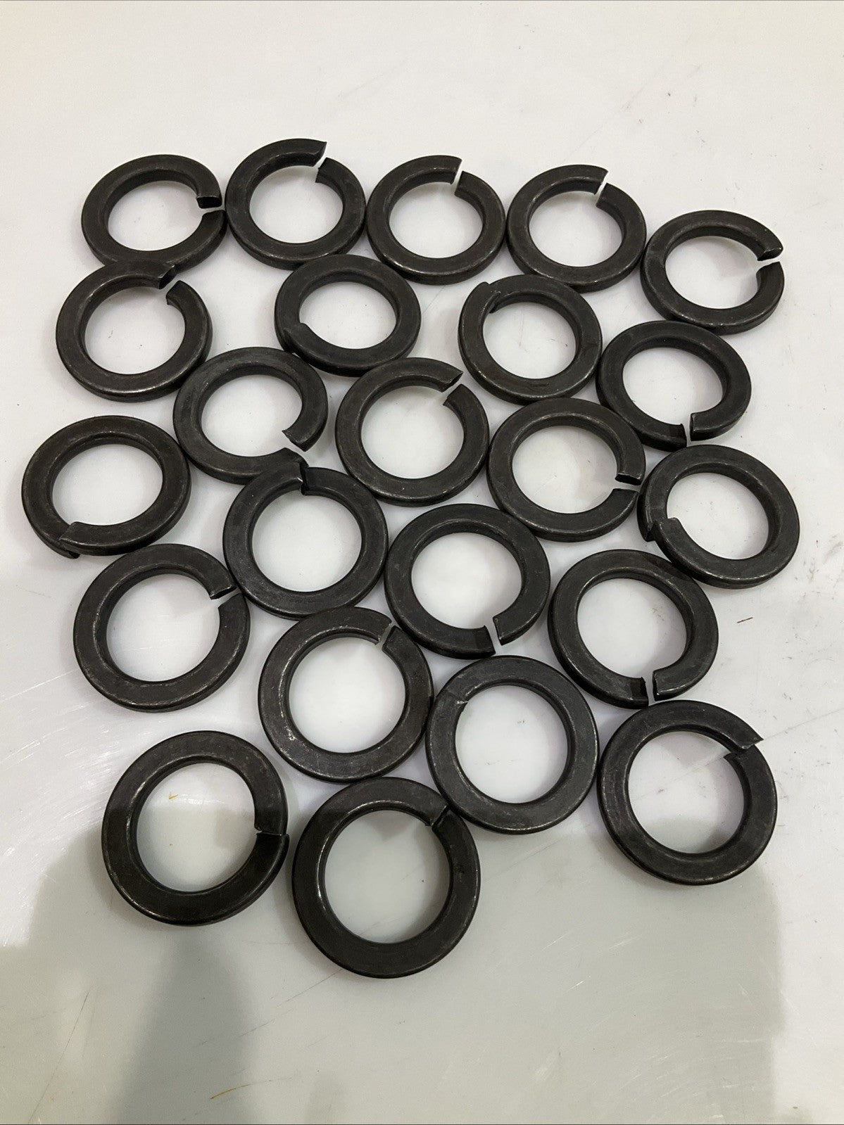 MSC  40916207  METRIC  SPlIT  LOCK WASHER M30 SCREW STL  LOT OF 23 Y2M