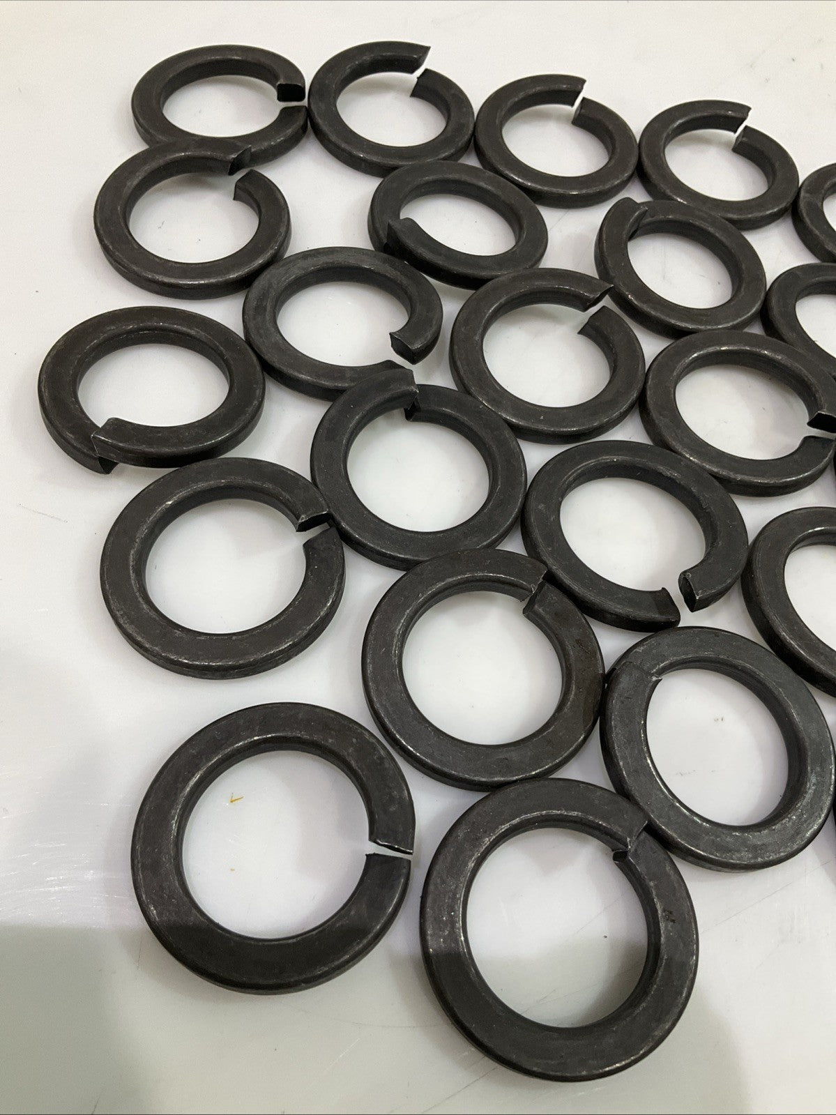 MSC  40916207  METRIC  SPlIT  LOCK WASHER M30 SCREW STL  LOT OF 23 Y2M