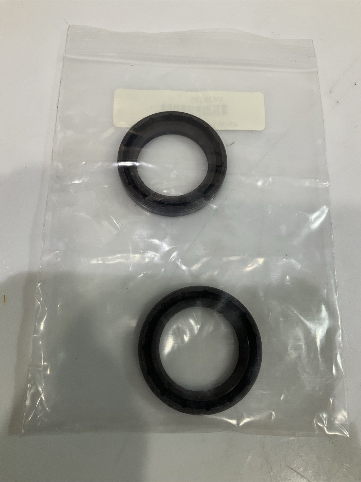 EATON-VICKERS   429285  45V/Q  SHAFT  SEAL VITON LOT OF 2  Z2M