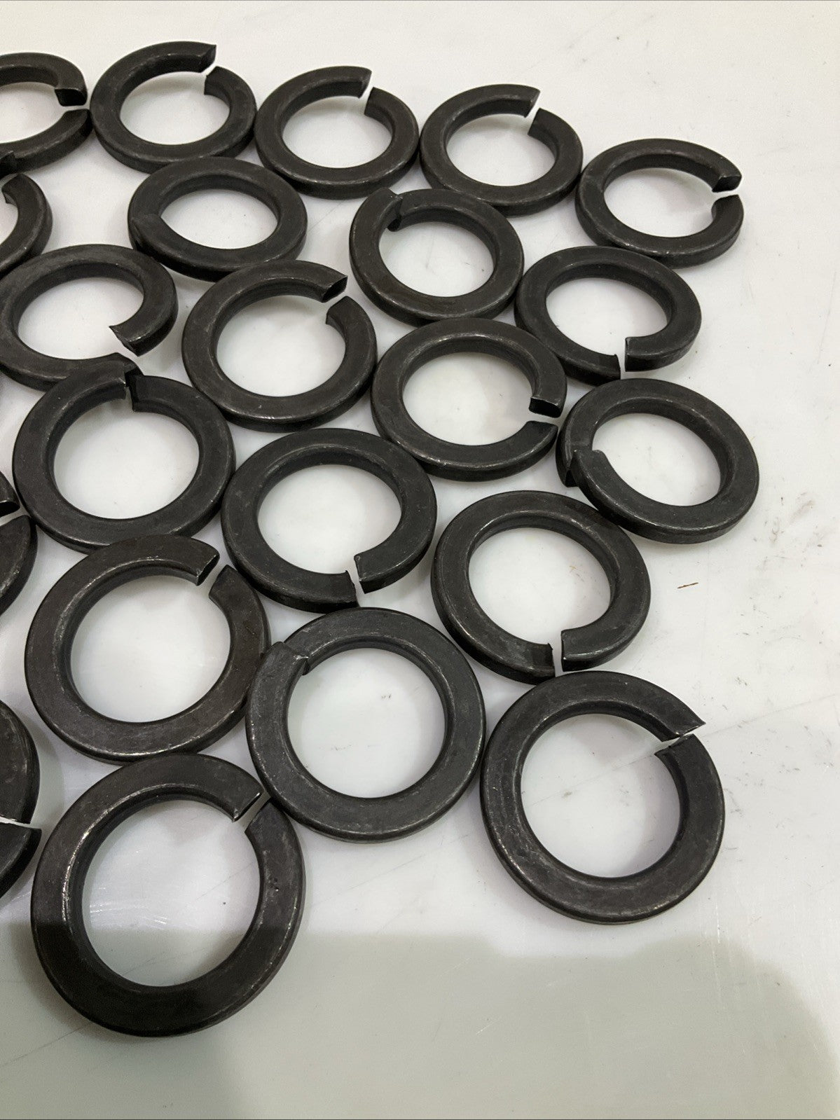 MSC  40916207  METRIC  SPlIT  LOCK WASHER M30 SCREW STL  LOT OF 23 Y2M