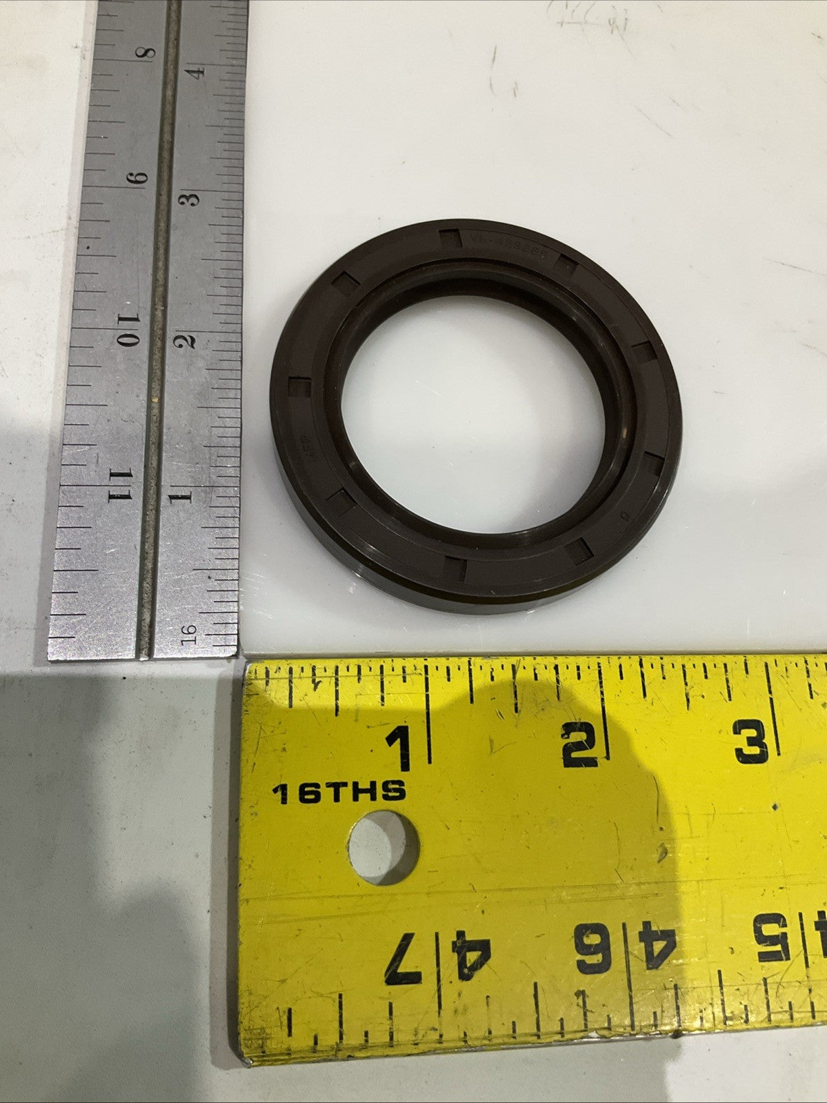 EATON-VICKERS   429285  45V/Q  SHAFT  SEAL VITON LOT OF 2  Z2M