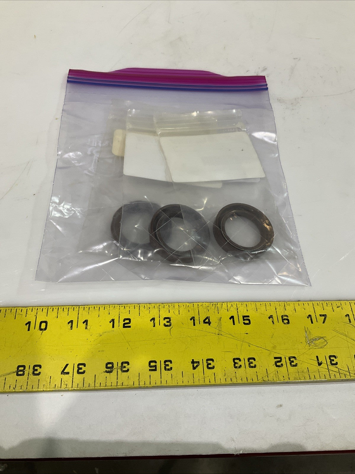 EATON-VICKERS  429286 CR-429286 SHAFT  SEAL  LOT OF  3 Z2M