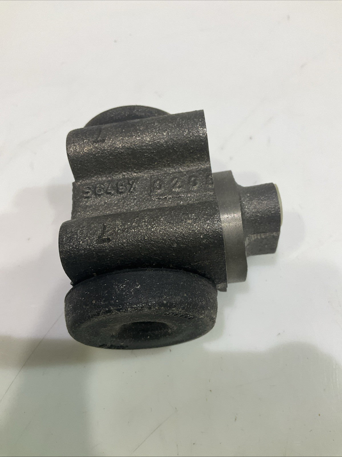CAT  MCF00215  WHEEL  CYLINDER ASSEMBLY Y2M