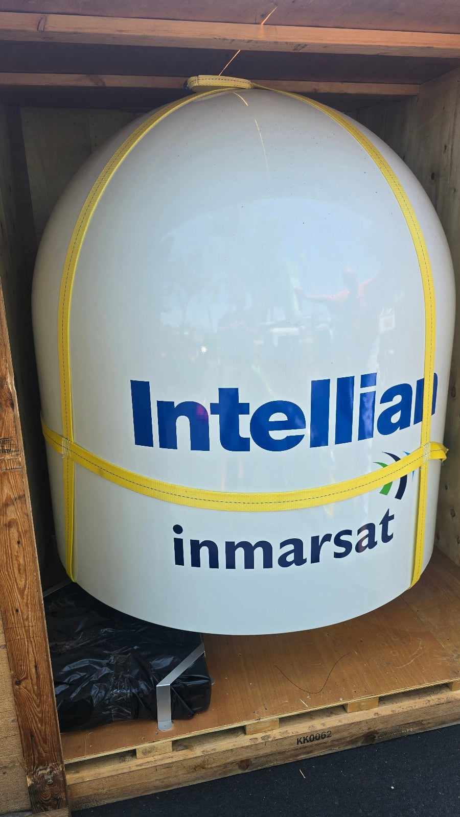 INTELLAIN GX100 1 METER MARINE STABALIZED KA-BAND GLOBAL XPRESS TERMINAL