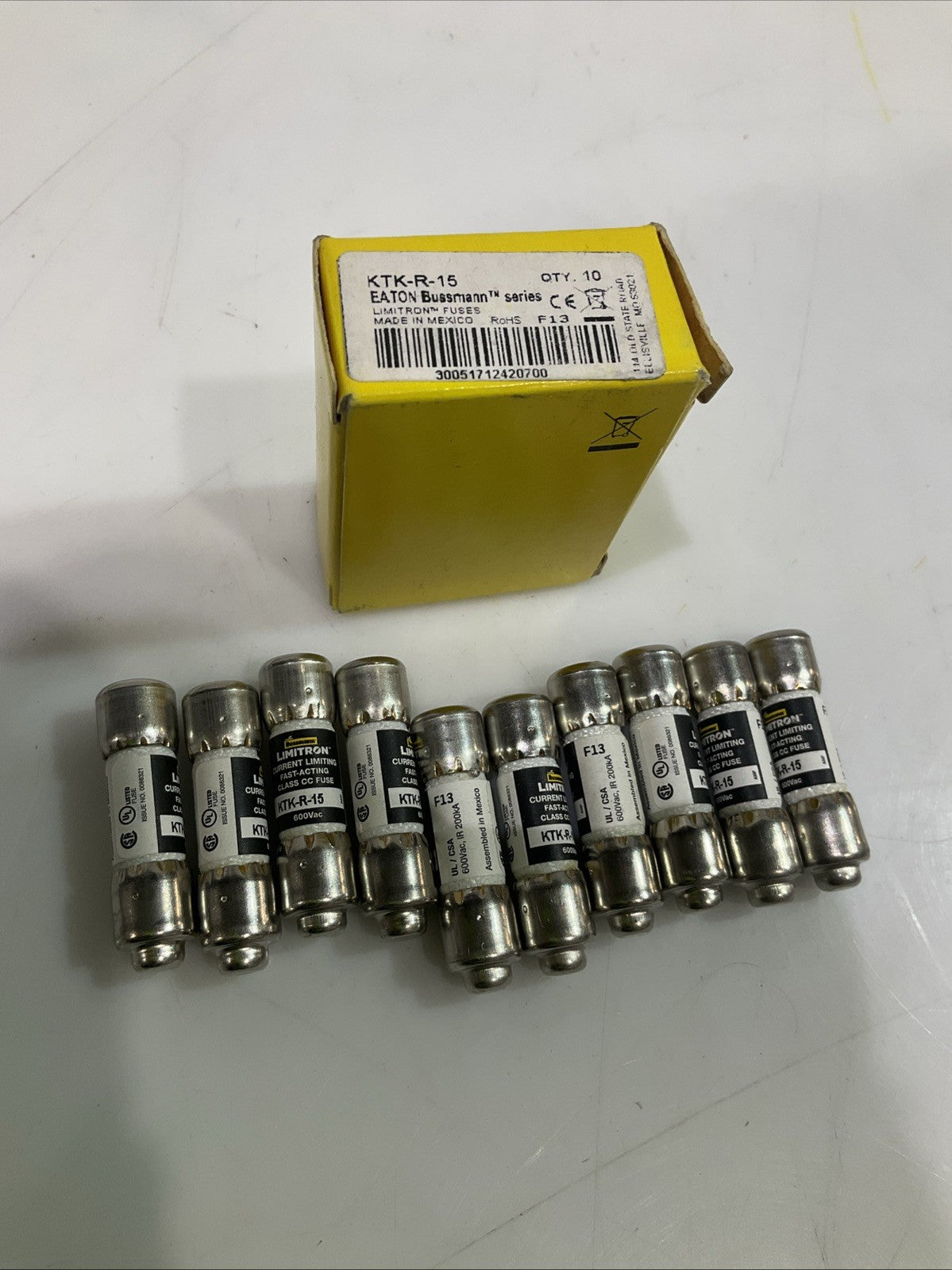 EATON KTK-R-15 CURRENT LAMINATING FAST-ACTING CLASS CC FUSE 600VAC LOT OF 10 Z2M