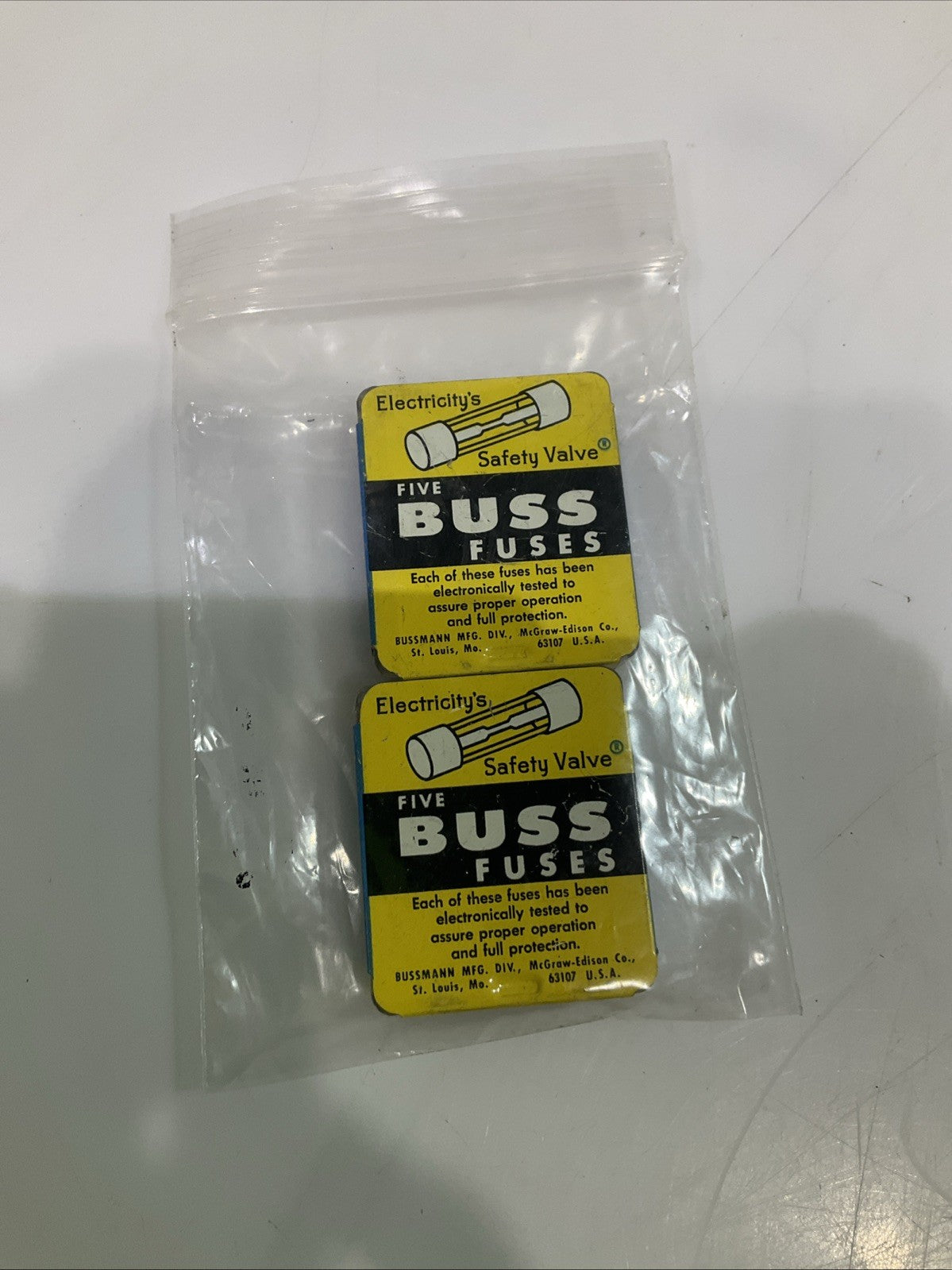 BUSSMANN  GMA 1-2/10  10AMP GLASS FAST ACTING FUSE LOT OF 14 Z2M
