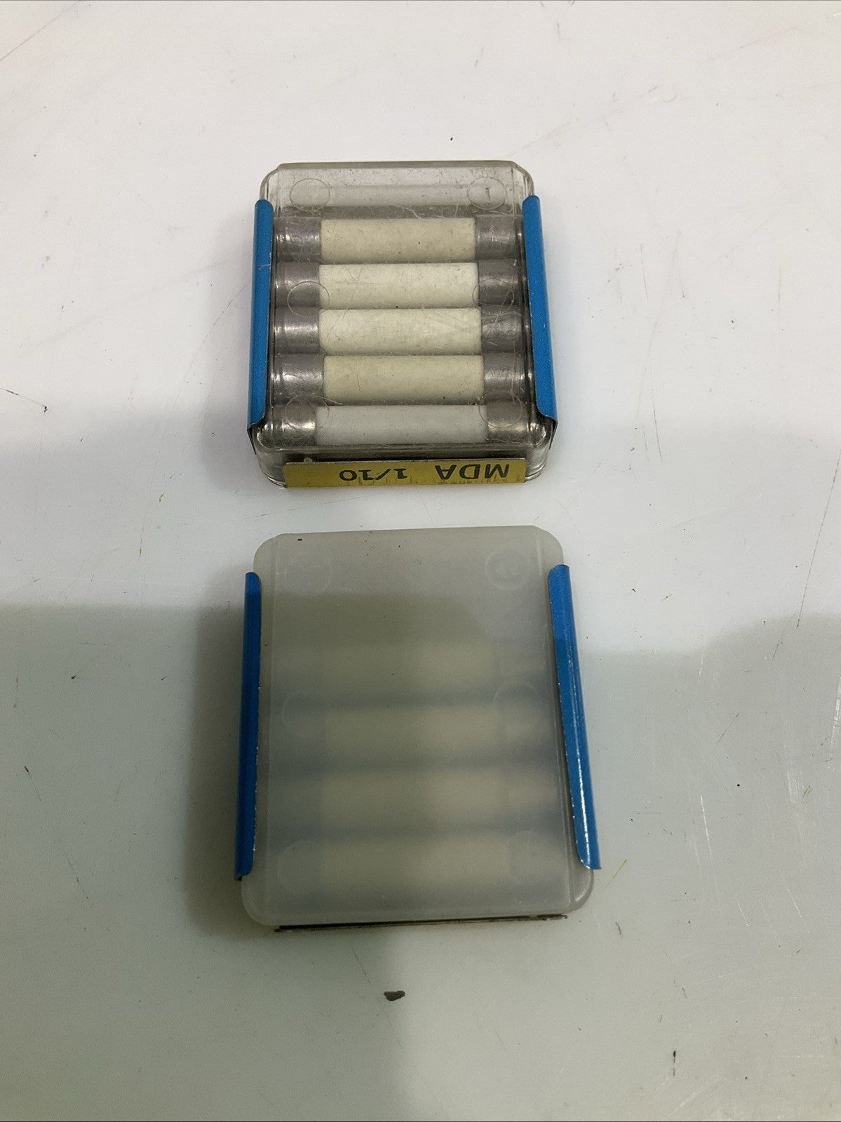 EATON FUSETRON   MDA1/10  SLOW-BLOW  CERAMIC  FUSE LOT OF 9 Z2M