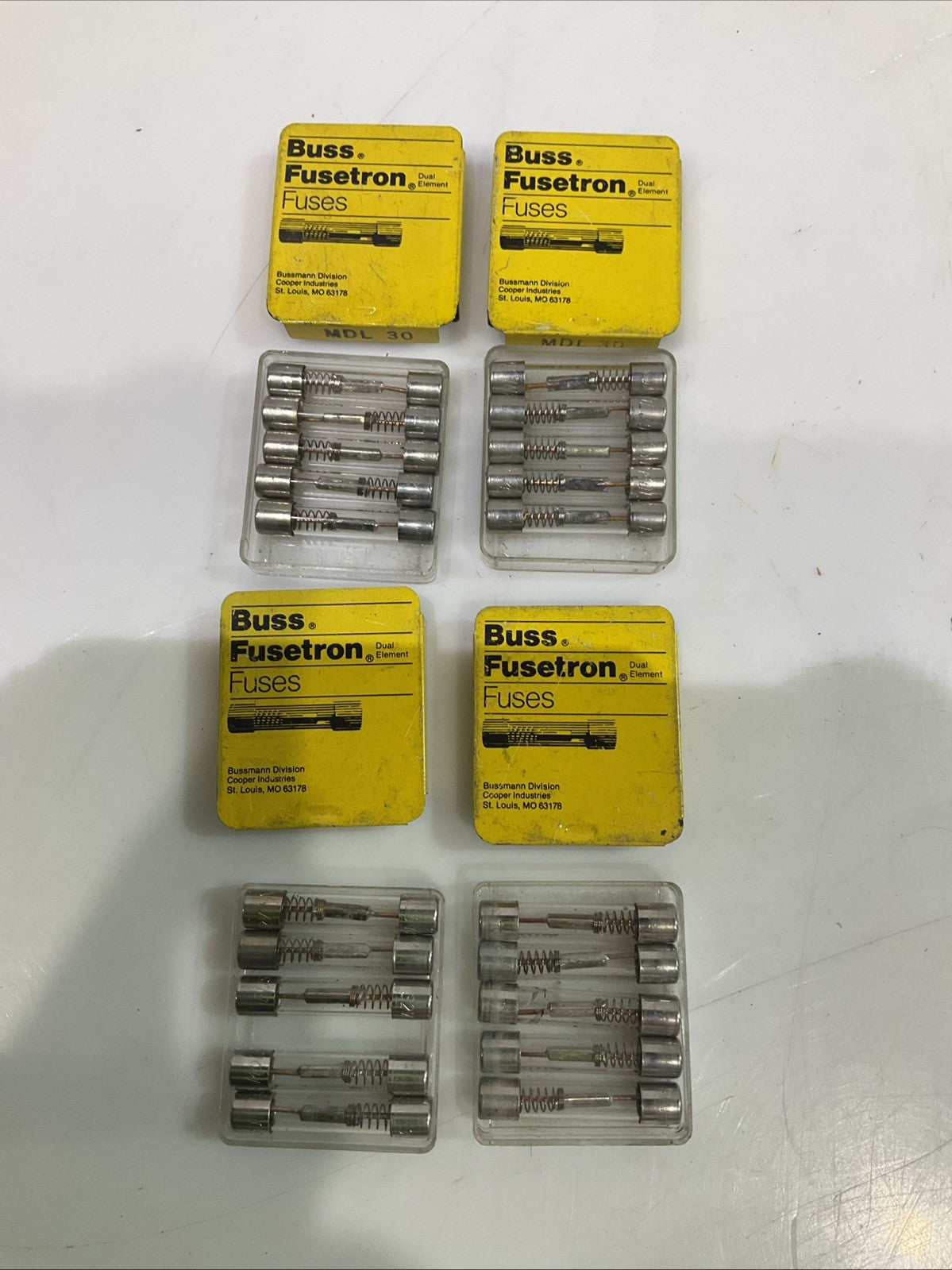 BUSSMANN MDL30  30AMP  TIME DELAY GLASS TUBE FUSE LOT OF 20 Z2M
