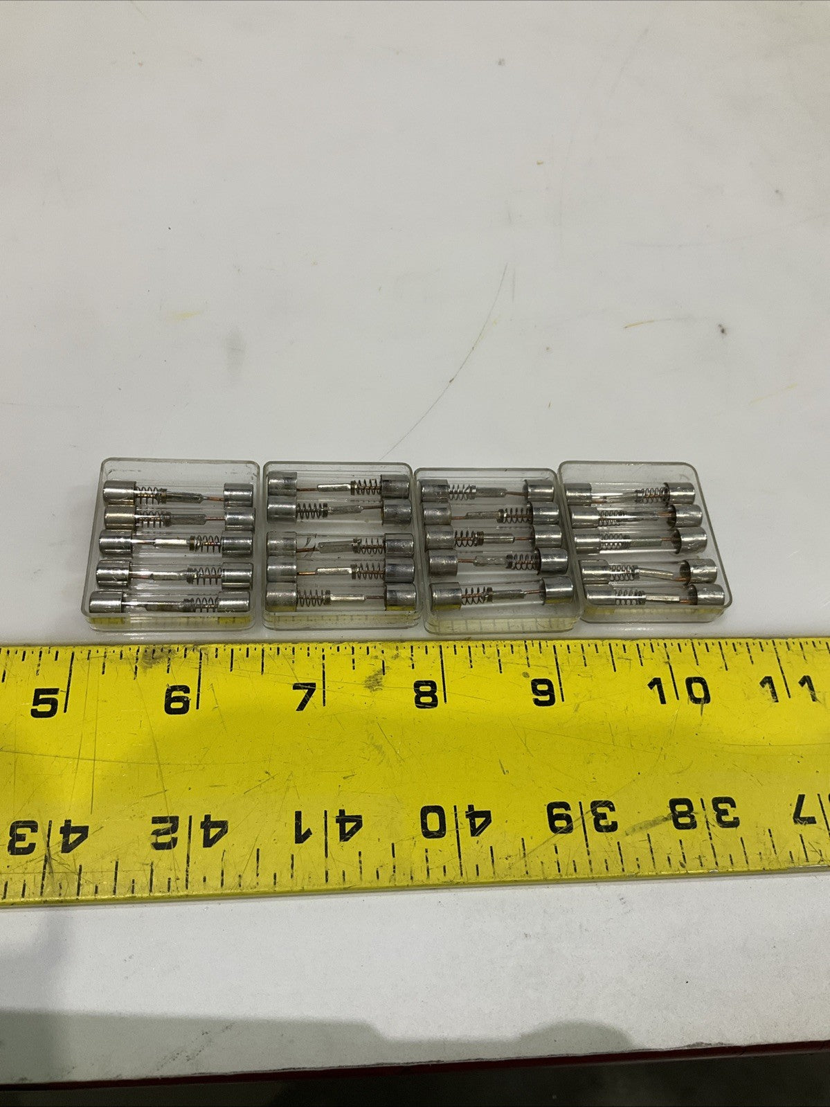 BUSSMANN MDL30  30AMP  TIME DELAY GLASS TUBE FUSE LOT OF 20 Z2M