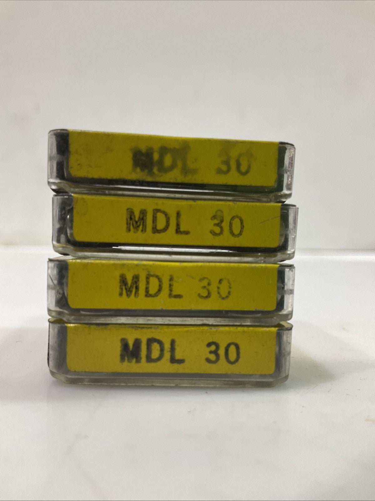 BUSSMANN MDL30  30AMP  TIME DELAY GLASS TUBE FUSE LOT OF 20 Z2M