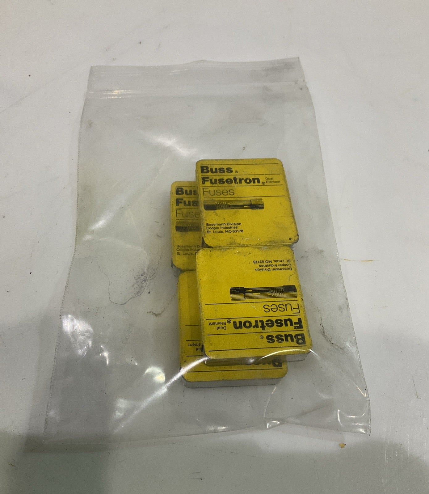 BUSSMANN MDL30  30AMP  TIME DELAY GLASS TUBE FUSE LOT OF 20 Z2M