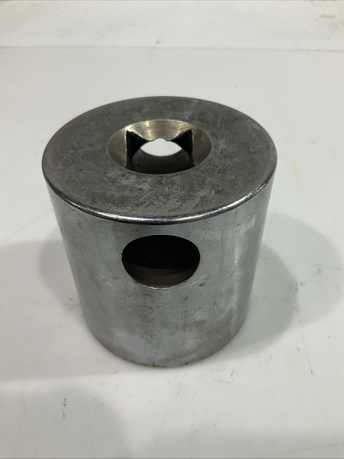 ARMSTRONG X-1276  DRIVE  2  3/8  ARMALOY  STANDARD SOCKET  Y2M