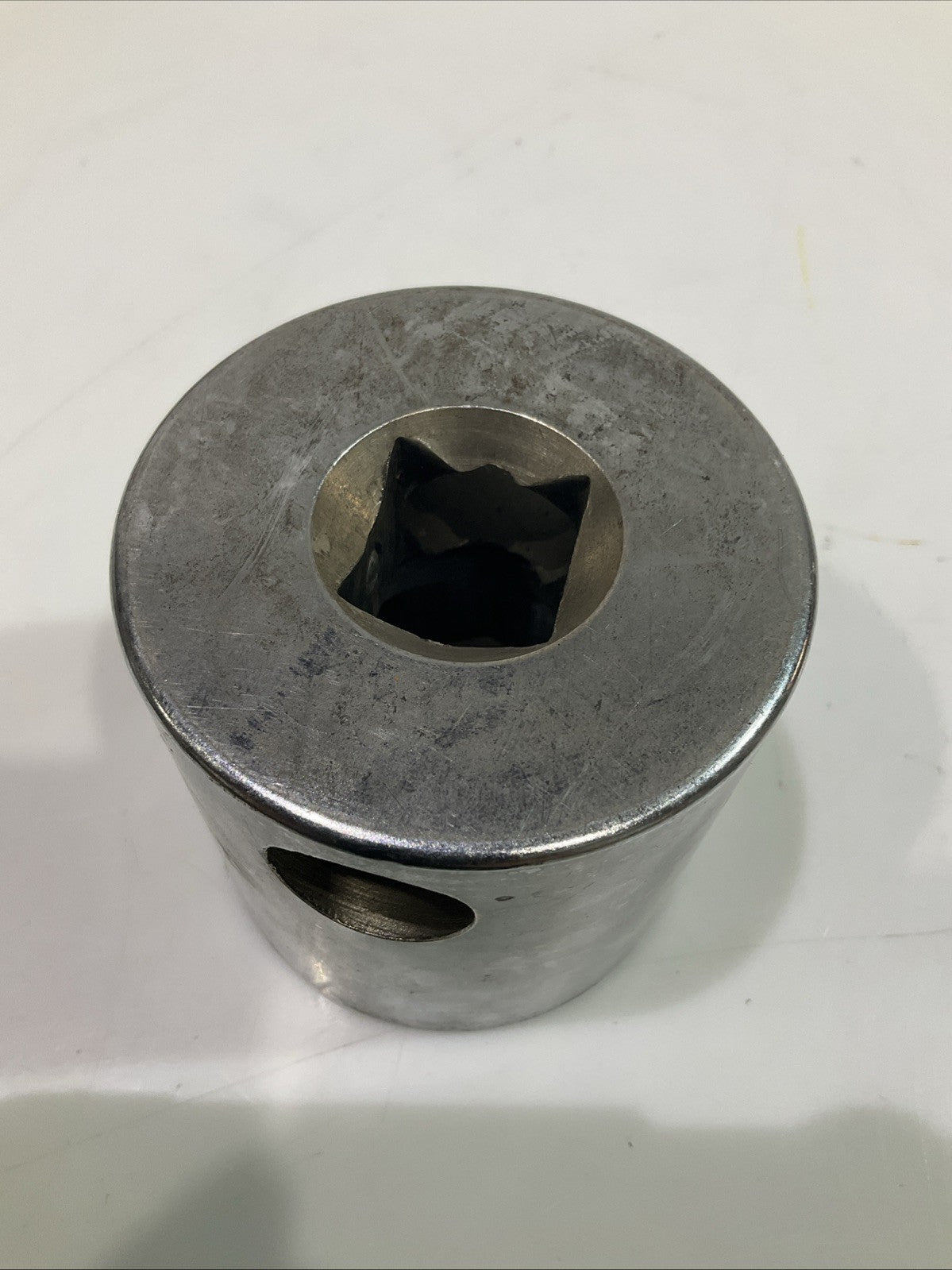 ARMSTRONG X-1276  DRIVE  2  3/8  ARMALOY  STANDARD SOCKET  Y2M