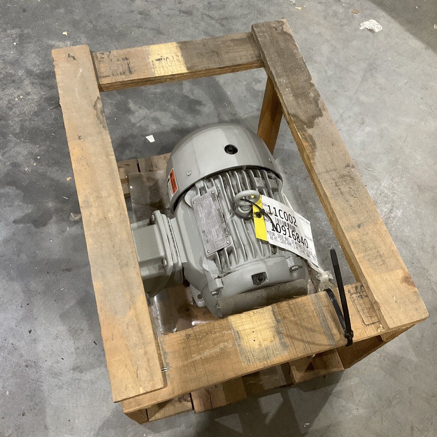 SIEMENS 1LE24211CC312AA3 MOTOR TYPE SD100 IEEE 60 HZ 480V 3 PH 1200 RPM 678