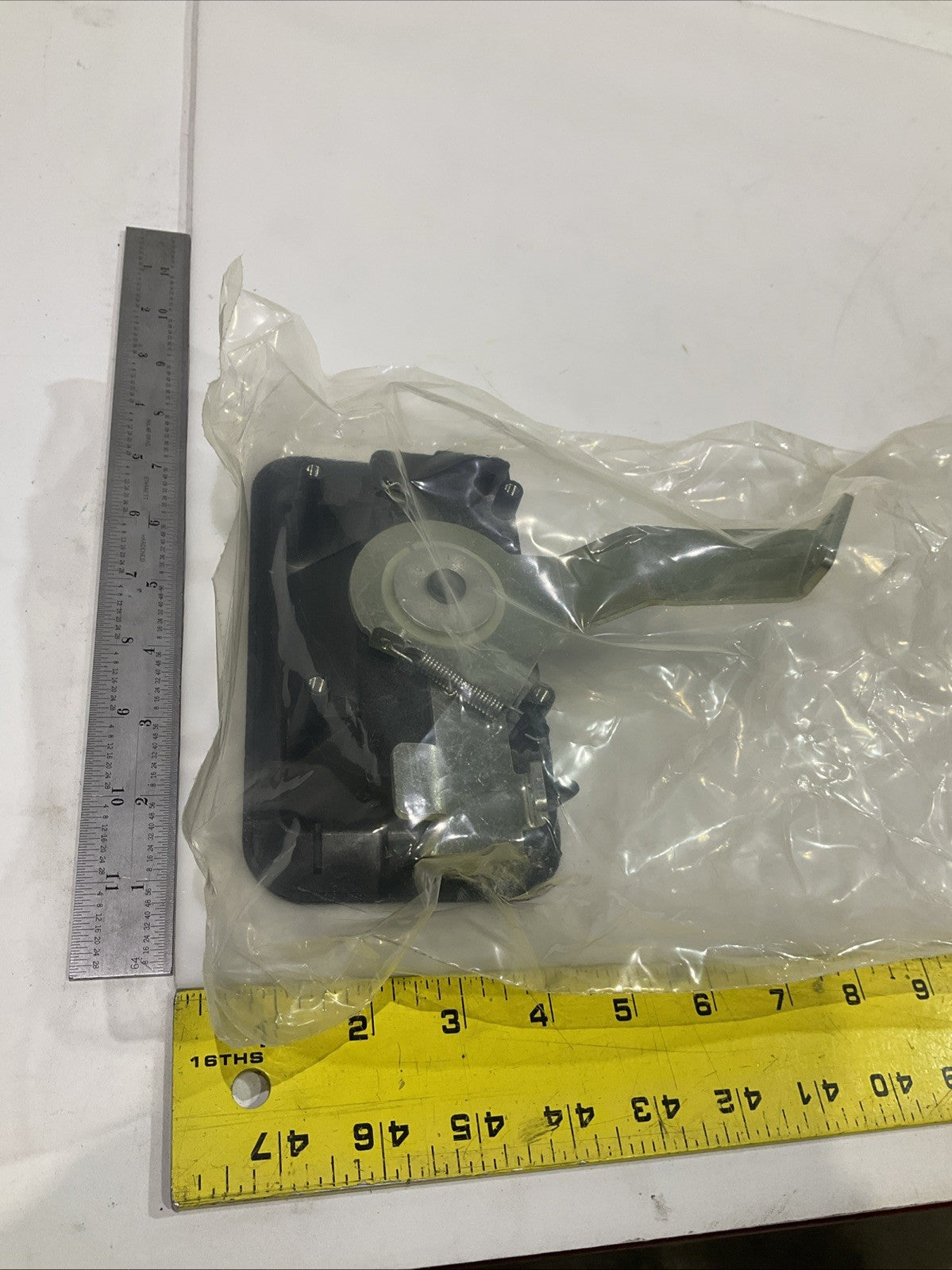 CAT-CATERPILLAR  111-1353  OEM  STEEL  LATCH DOOR  HANDLE Y2M