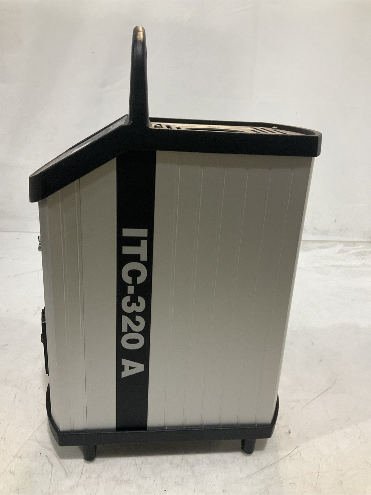 AMETEK  JOFRA  ITC-320 A  DRY BLOCK TEMPERATURE CALIBRATOR 1150VA  Y2M
