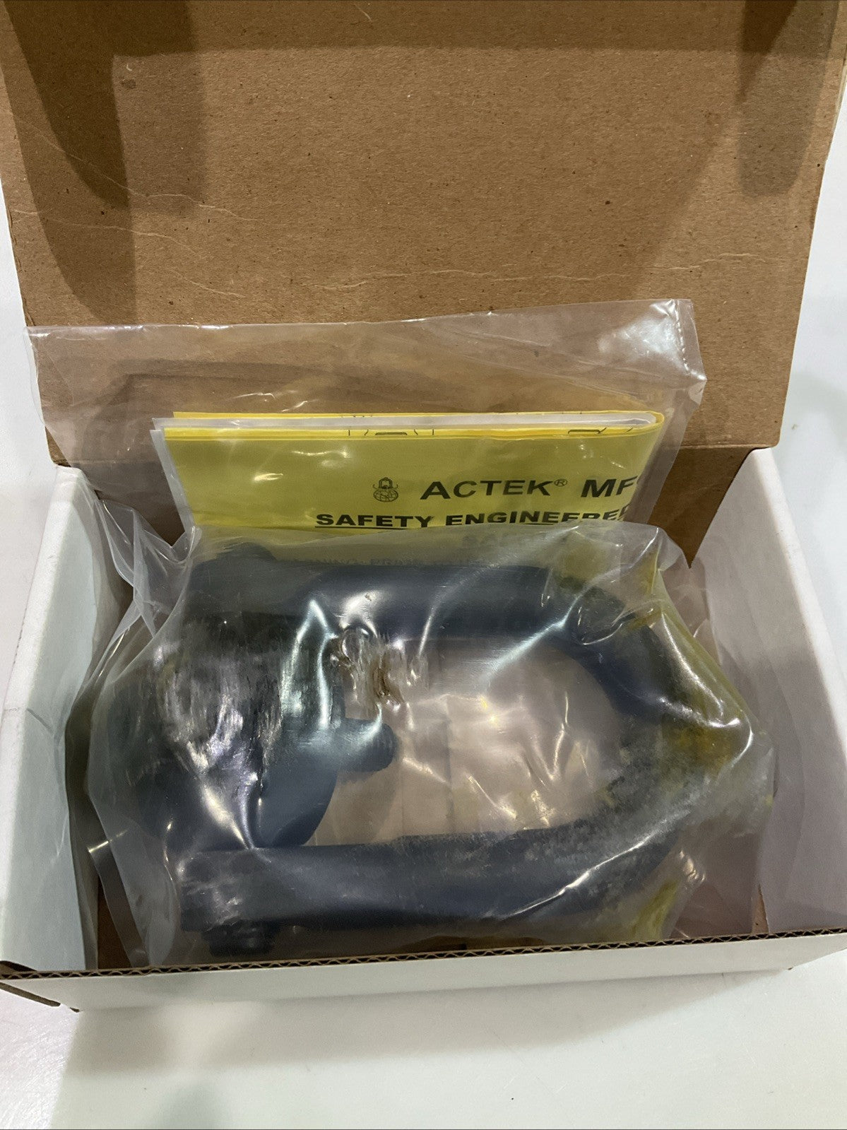 ACTEK   AK46010 SAFETY LIFTING ENGINEER  SWIVEL  HOIST RING 2500LBS  Y2M