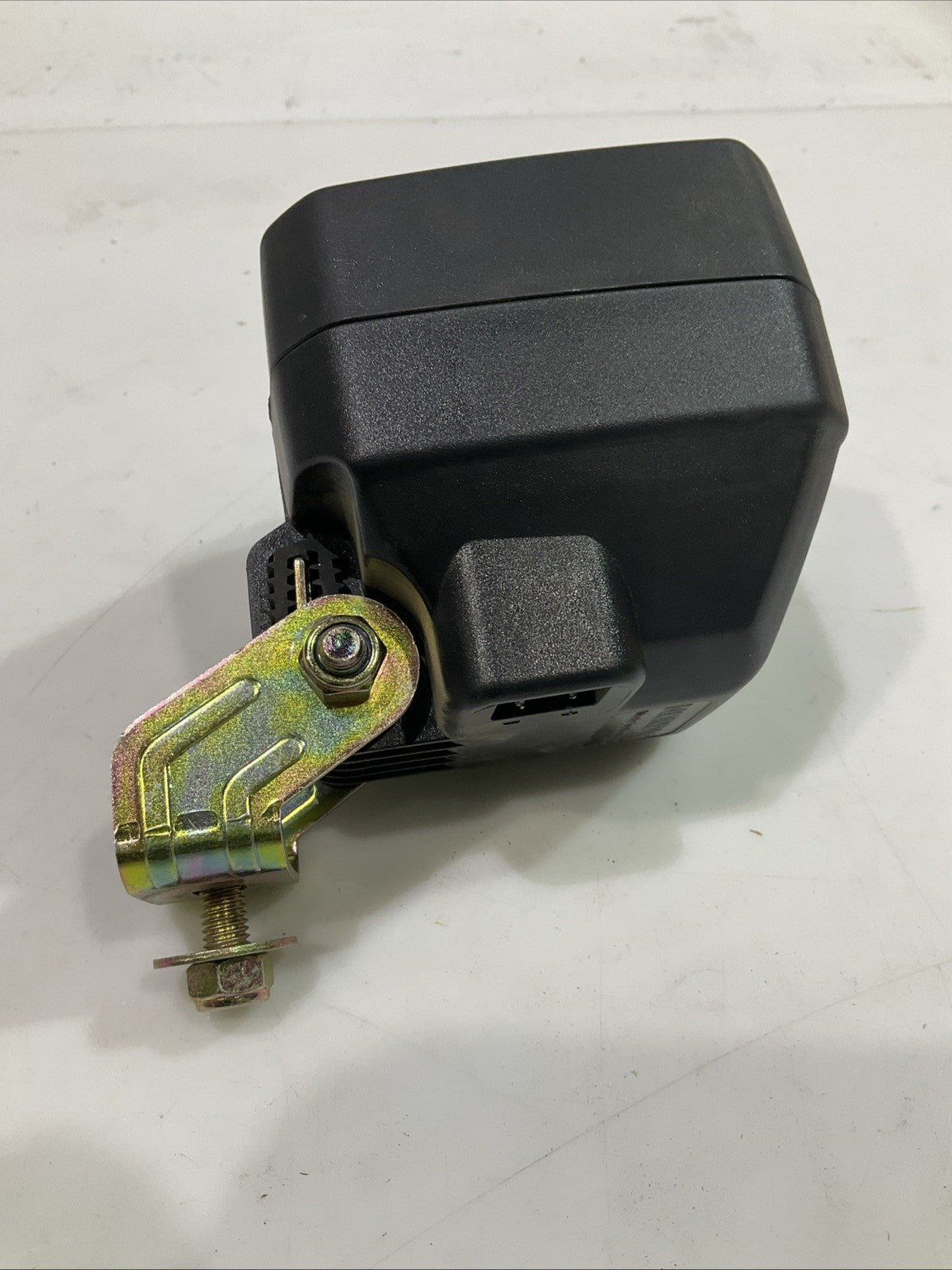 CAT-CATERPILLAR  168-6410 F  12V LAMP  G  ASSEMBLY  LOT OF 2 Y2M