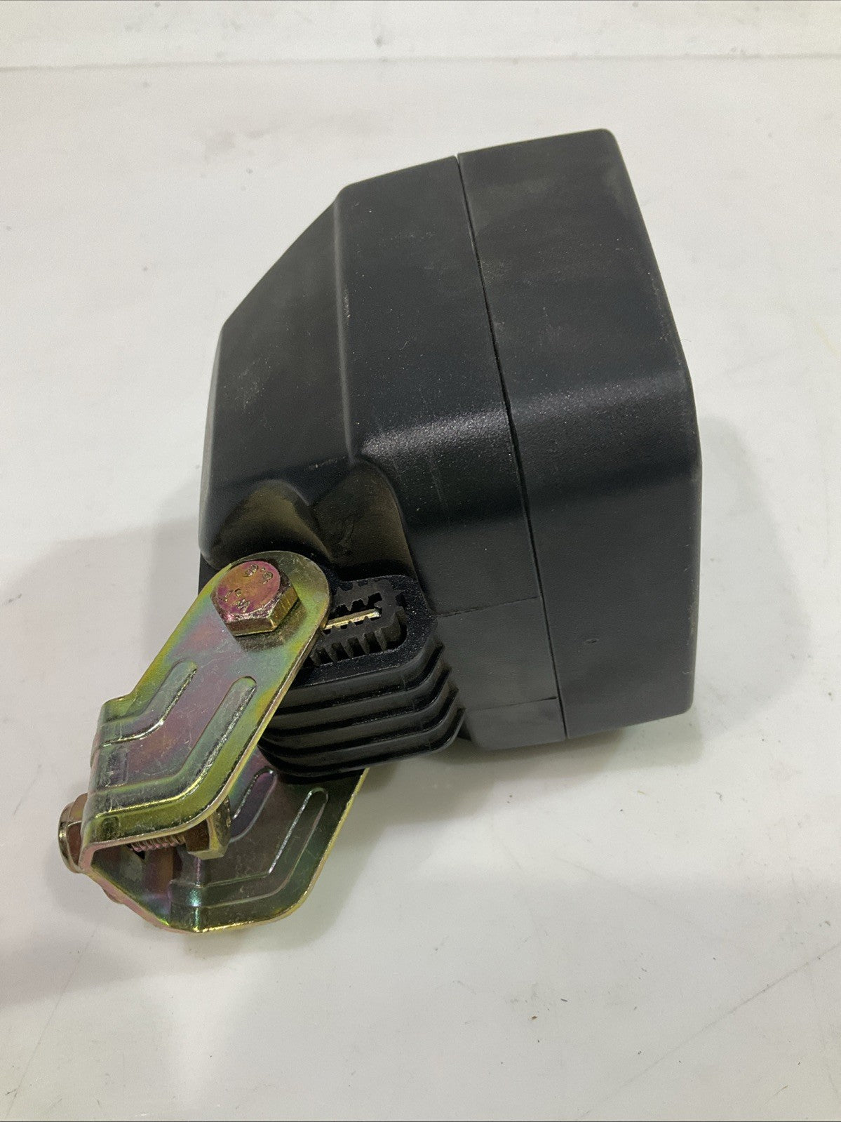 CAT-CATERPILLAR  168-6410 F  12V LAMP  G  ASSEMBLY  LOT OF 2 Y2M