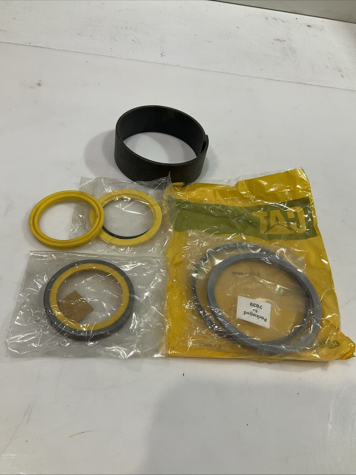 CAT-CATERPILLAR  185-9504 HYDRAULIC CYLINDER  SEAL KIT  Y2M