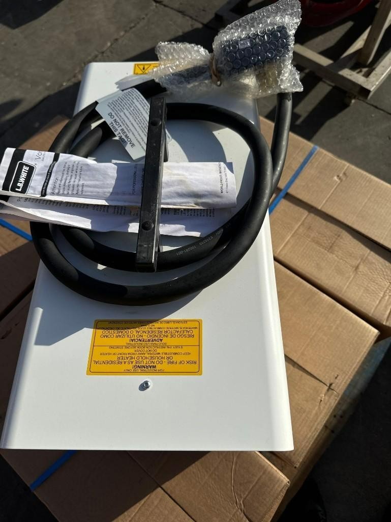 L.B. WHITE VOLT 9 ELECTRIC CONSTRUCTION MOVABLE AIR HEATER 9000W 240V 60 HZ 40A