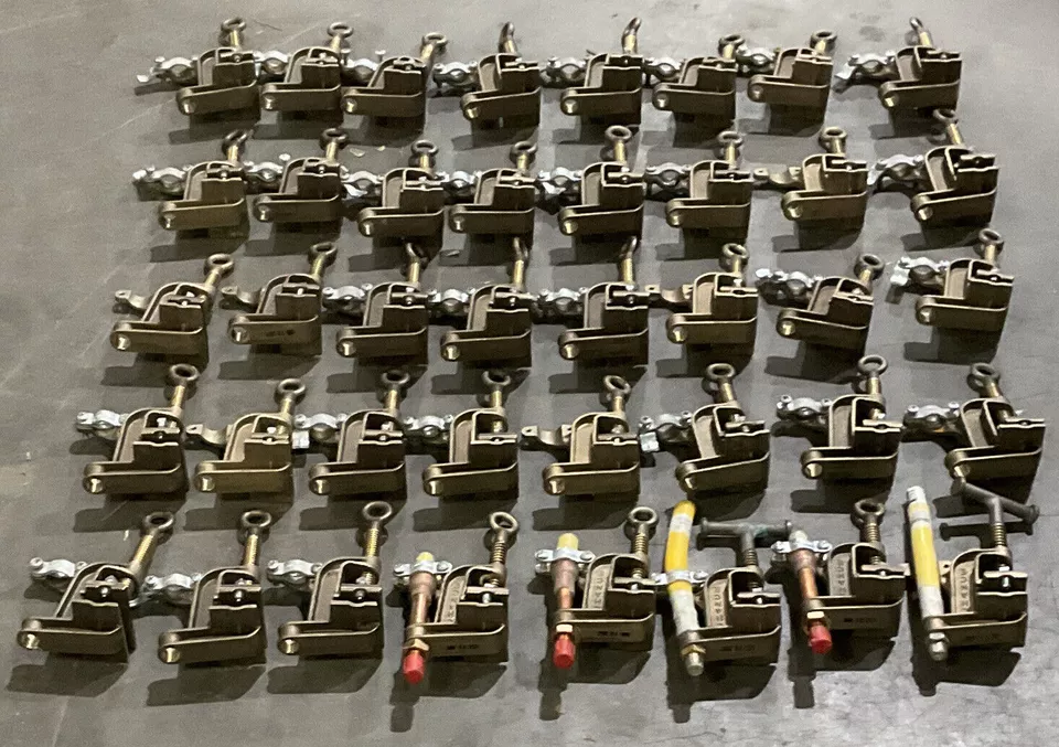 ( 40 ) NESCO/CHANCE GROUNDING CLAMP