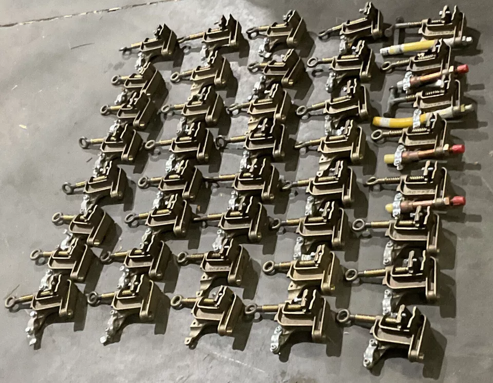 ( 40 ) NESCO/CHANCE GROUNDING CLAMP