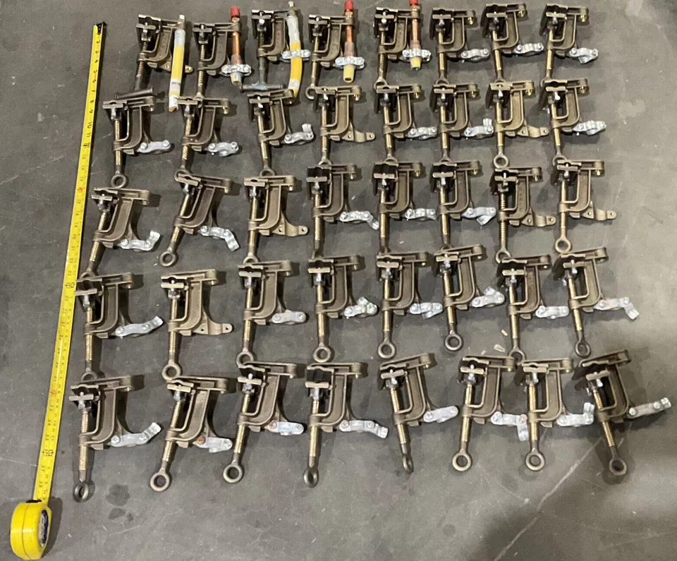 ( 40 ) NESCO/CHANCE GROUNDING CLAMP