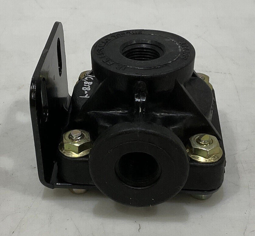 INTERNATIONAL 473794C91 BENDIX STYLE QUICK RELEASE VALVE 476