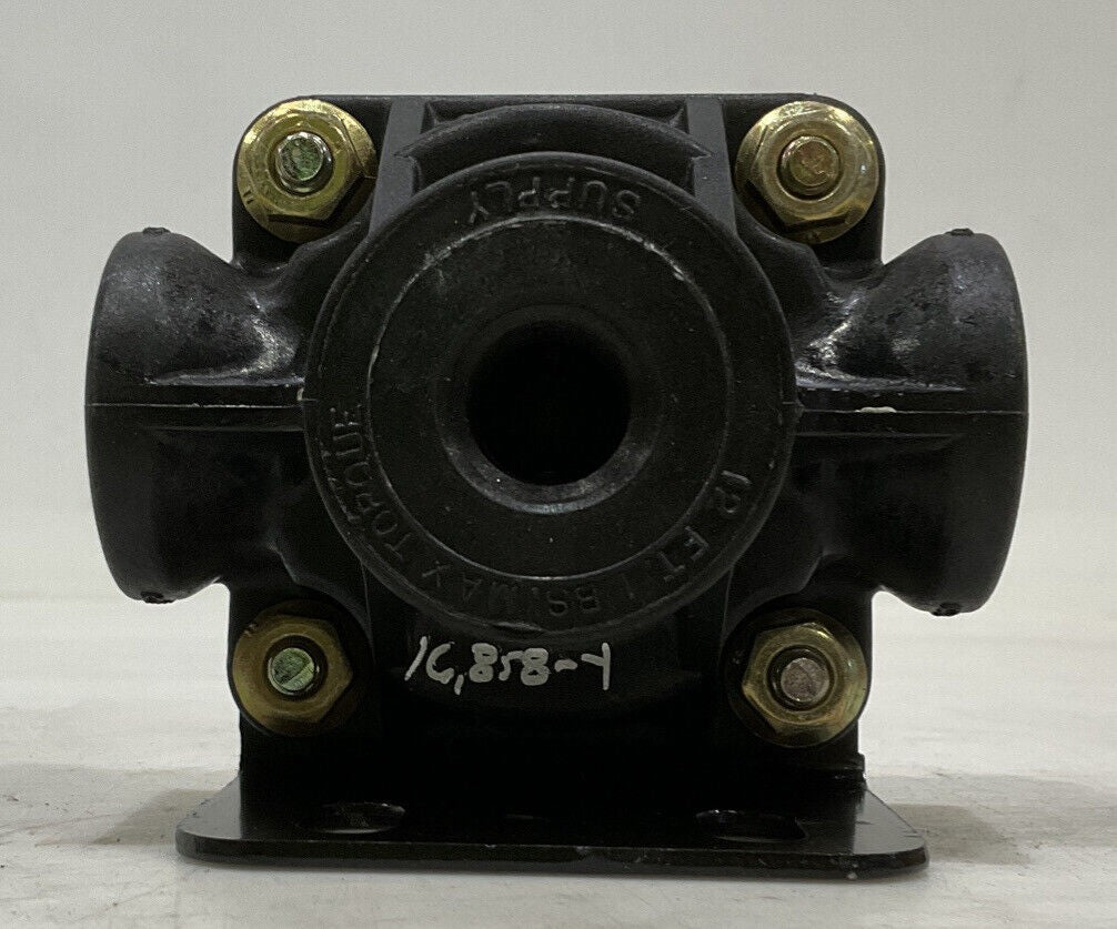 INTERNATIONAL 473794C91 BENDIX STYLE QUICK RELEASE VALVE 476